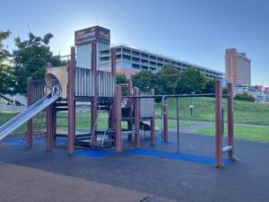 築港臨海公園の雲梯 - こども複合遊具の一部 (写真は問い合わせフォームでいただいたもの。2026.09.28)